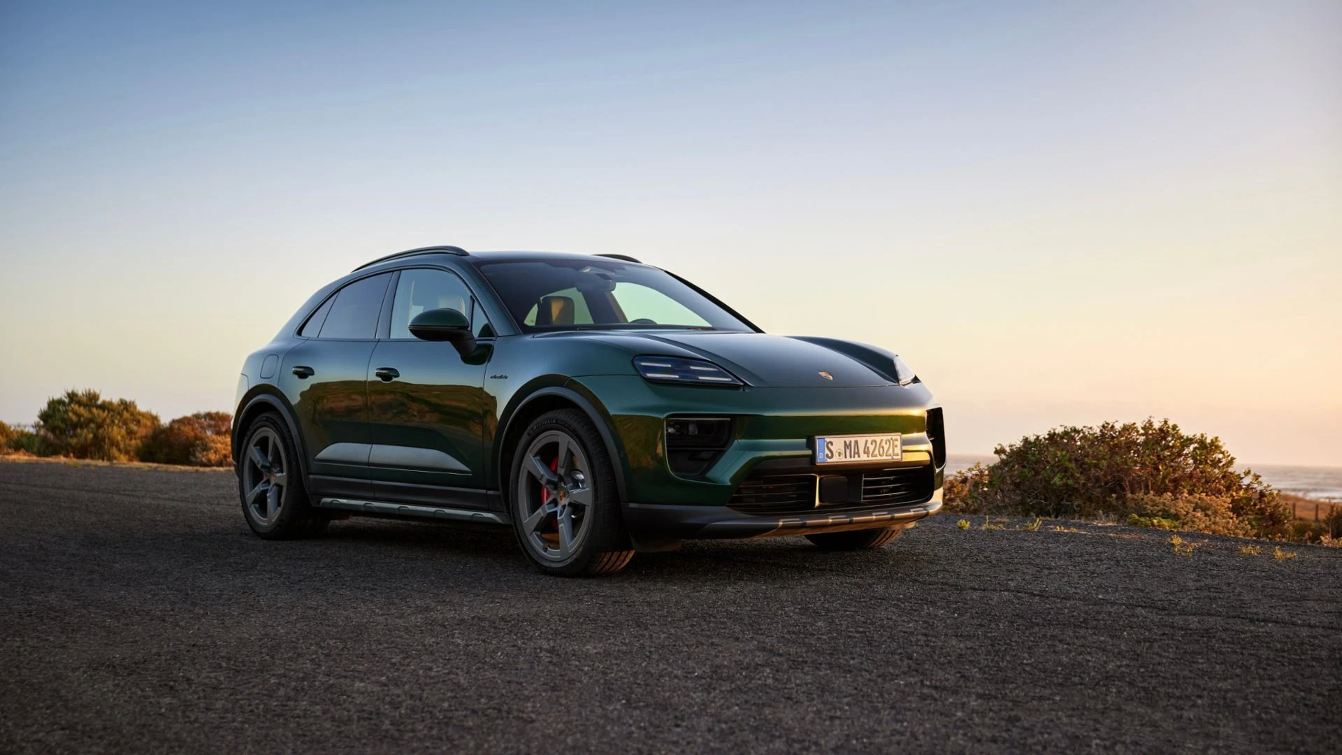 Porsche Macan 2024: Electrifying the SUV Game