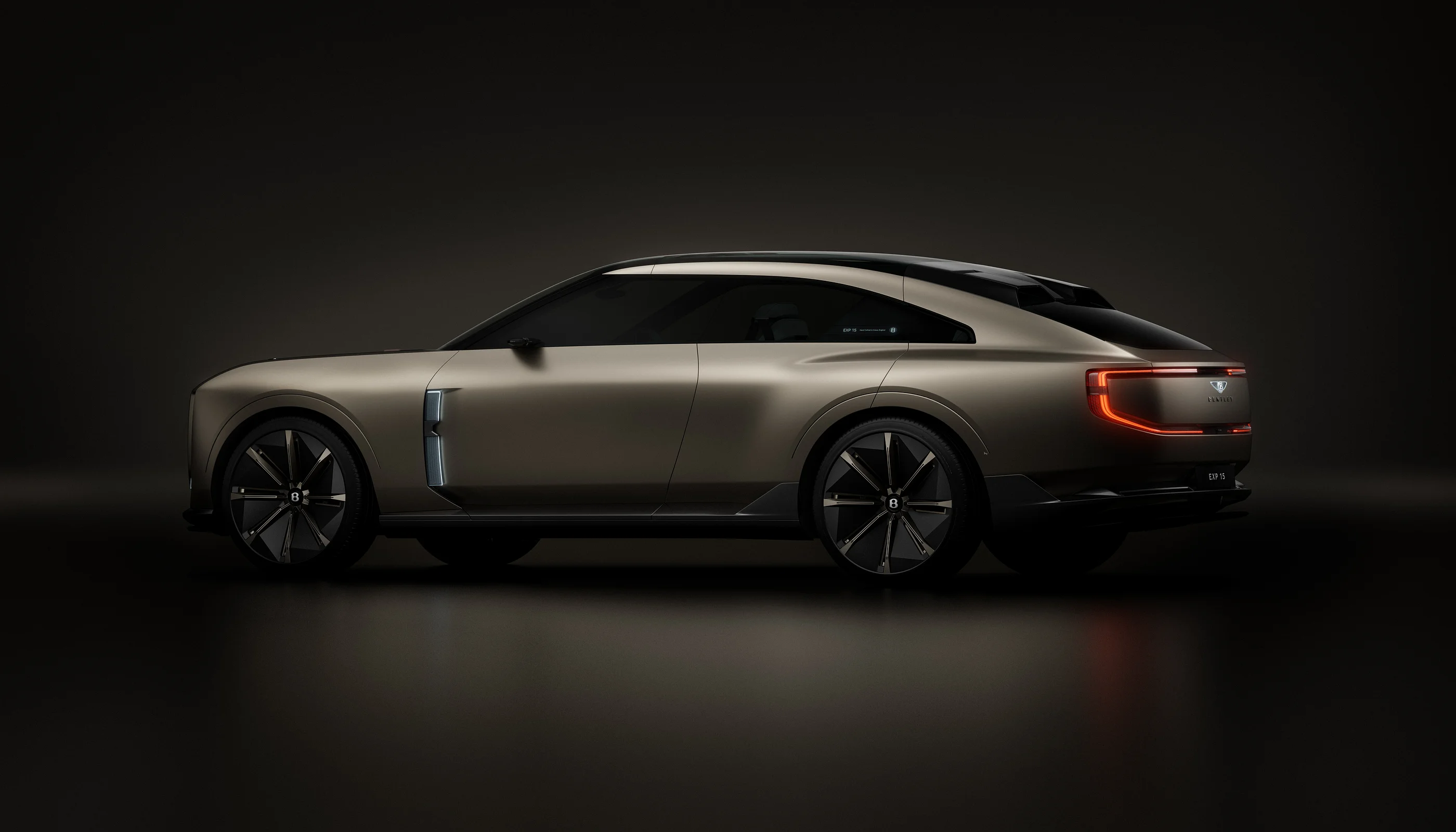 5 - EXP 15 Exterior