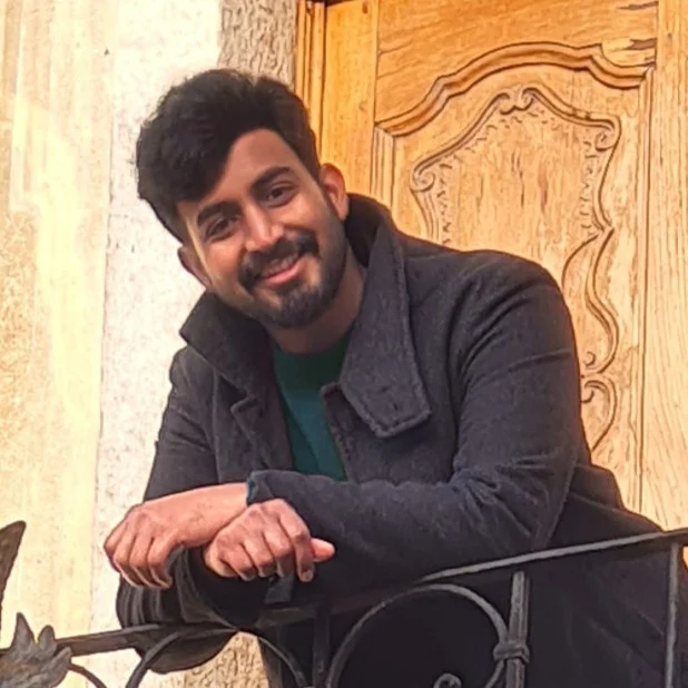 manoj-sunder-otqufl